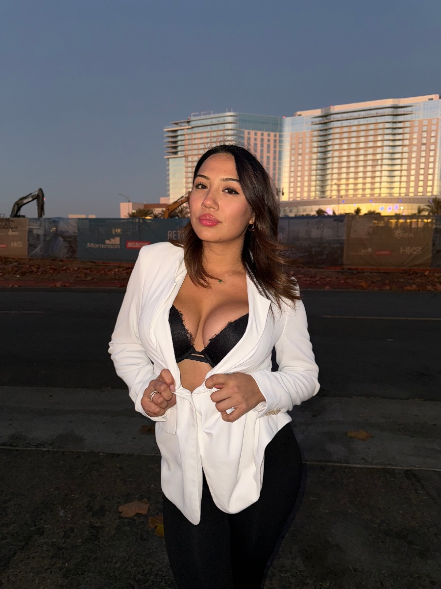 Take a pause and enjoy Ali Cruz — streaming from Soledad