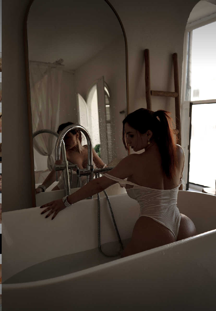 A playful frame from Miranda Faith nude — online in Soledad