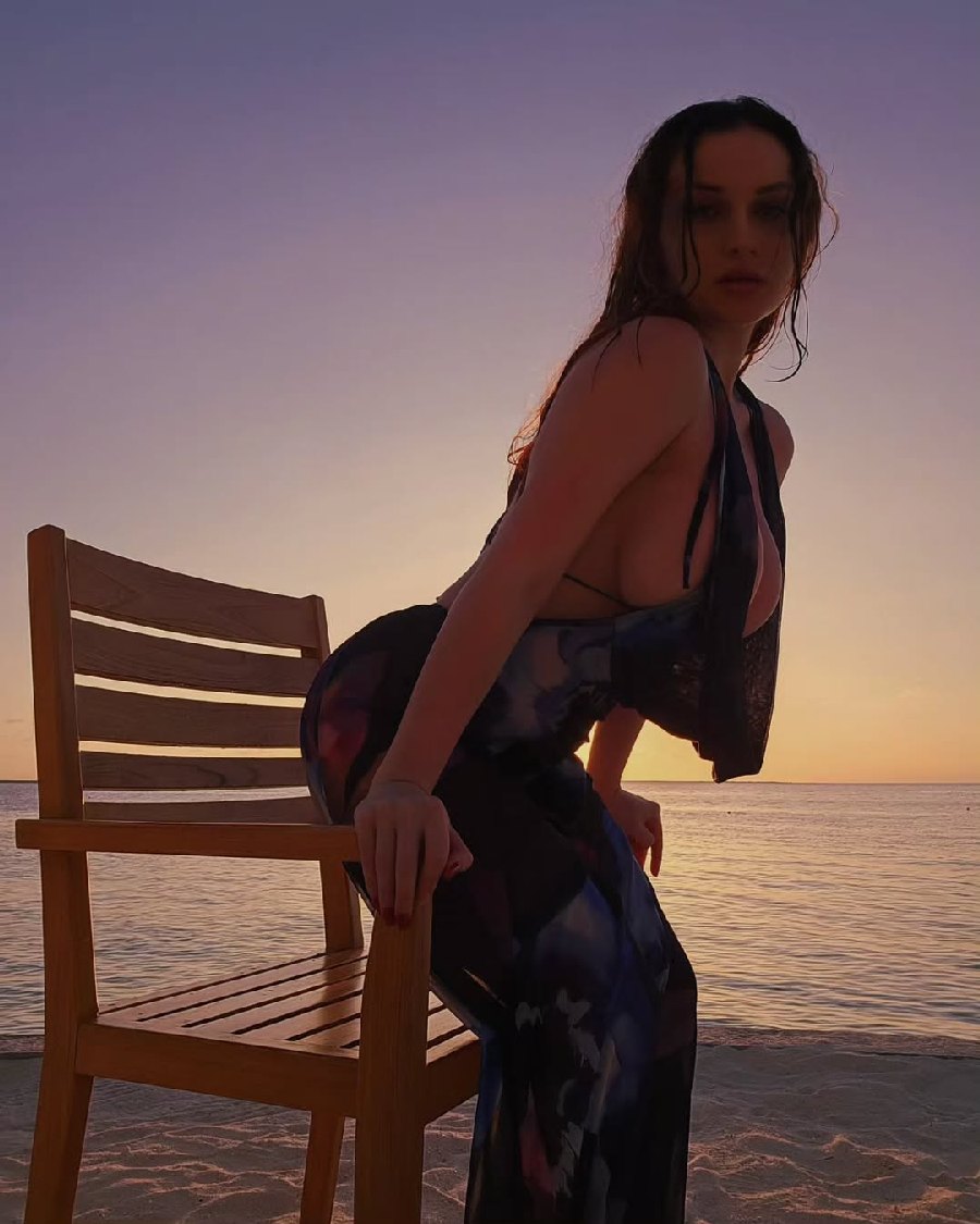 Sexy girl Miranda Faith nude in Soledad