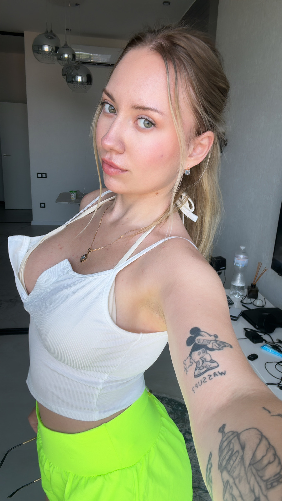 KateV in her underwear in Soledad