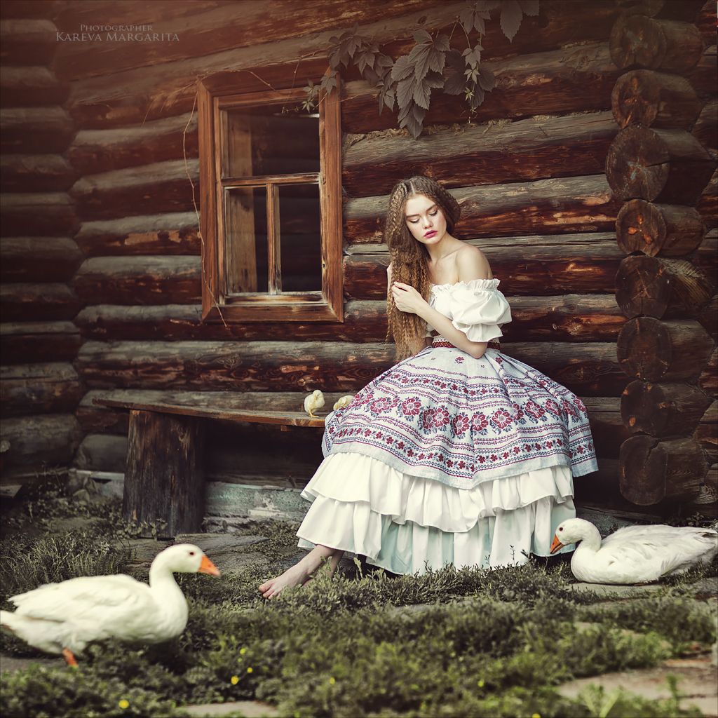 Women in Slavic costumes in Soledad