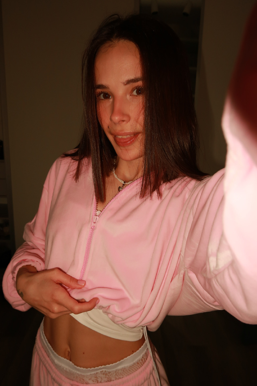 Tina brings the glow — live moments in Soledad